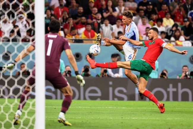 Duel Maroko Vs Spanyol pada babak 16 besar Piala Dunia 2022. (Foto: twitter-ben jacobs)