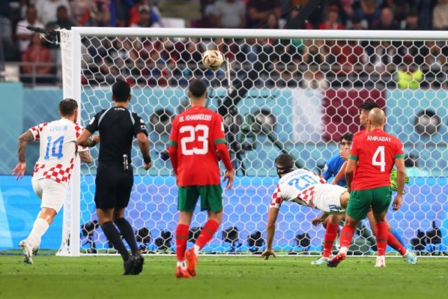 Gol Jvosko Gvardiol ke gawang Maroko pada laga perebutan tempat ketiga Piala Dunia 2022. (Foto: twitter statmandave)