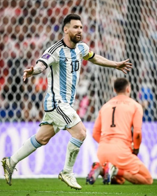 Lionel Messi merayakan gol dalam laga Argentina Vs Kroasia di semifinal Piala Dunia 2022. (Foto: FIFA)