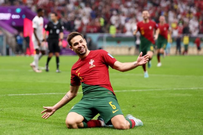 Raphael Guerreiro merayakan gol pada laga Portugal Vs Swiss di babak 16 besar Piala Dunia 2022. (Foto: Portugal National Football Team)