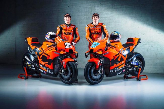 Raul Fernandez dan Remy Gardner bersama Tech 3 KTM di MotoGP 2022. (Foto: motogp)