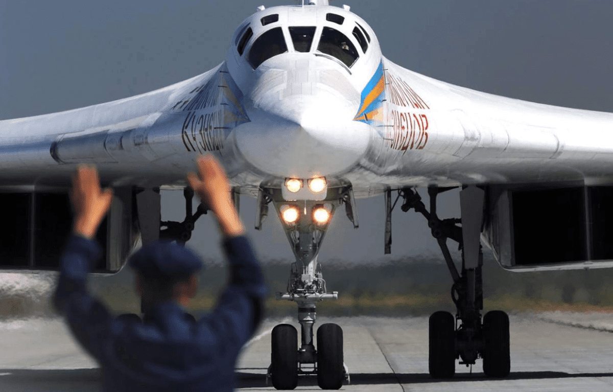 Bomber Supersonik Tu-160M Mampu Terbangi Ledakan Nuklir
