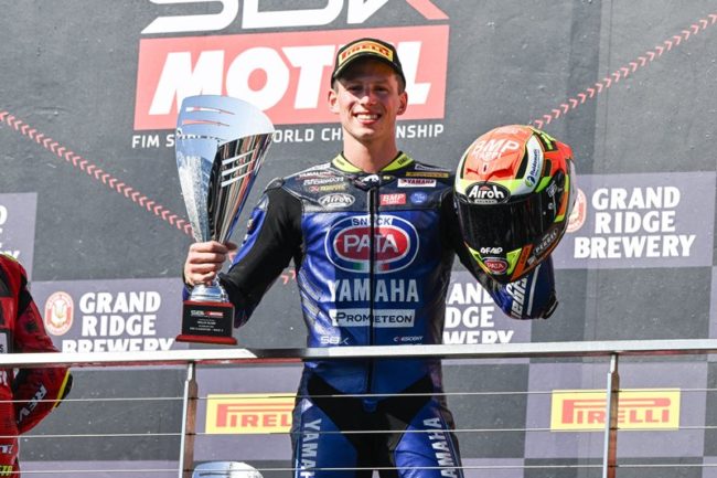 Andrea Locatelli di podium Race 2 WSBK Australia 2023. (Foto: Yamaha Racing)
