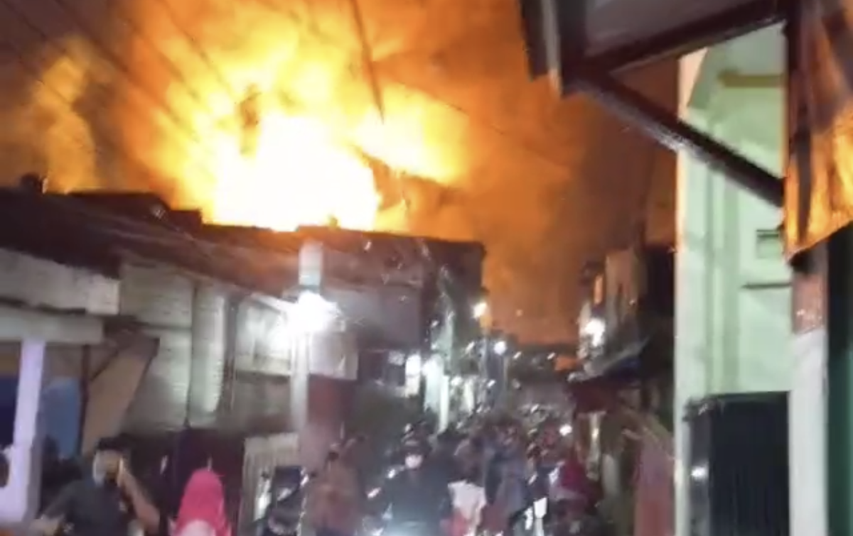 Ledakan di Depo Pertamina Pelumpang,Jakarta Utara.