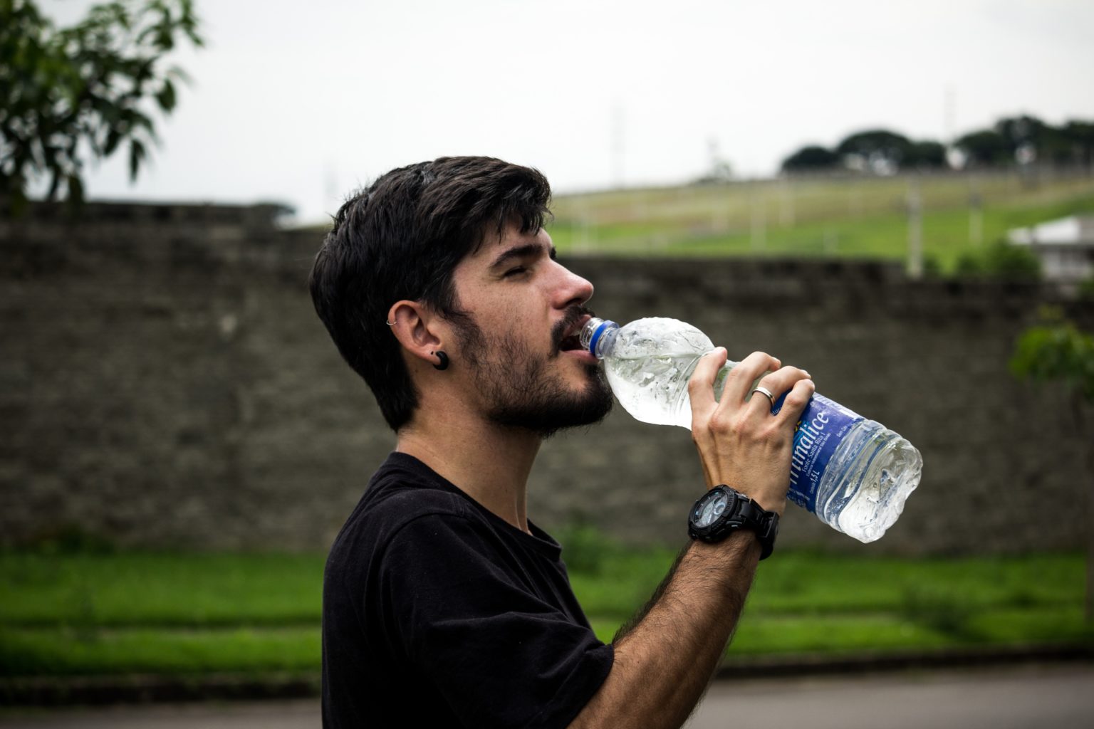 Puasa dan Tetap Aktif, Ini Cara Mencegah Dehidrasi