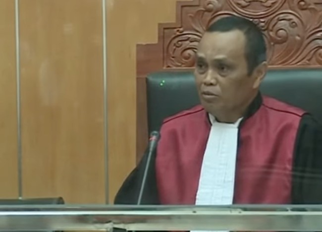 Hakim Ketua Jon Sarman di Pengadilan Jakarta Barat saat membacakan putusan pada Selasa, 9 Mei 2023.