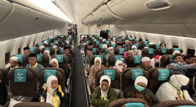 Jemaah haji Indonesia menuju Madinah untuk melaksanakan ibadah haji tahun 2023.