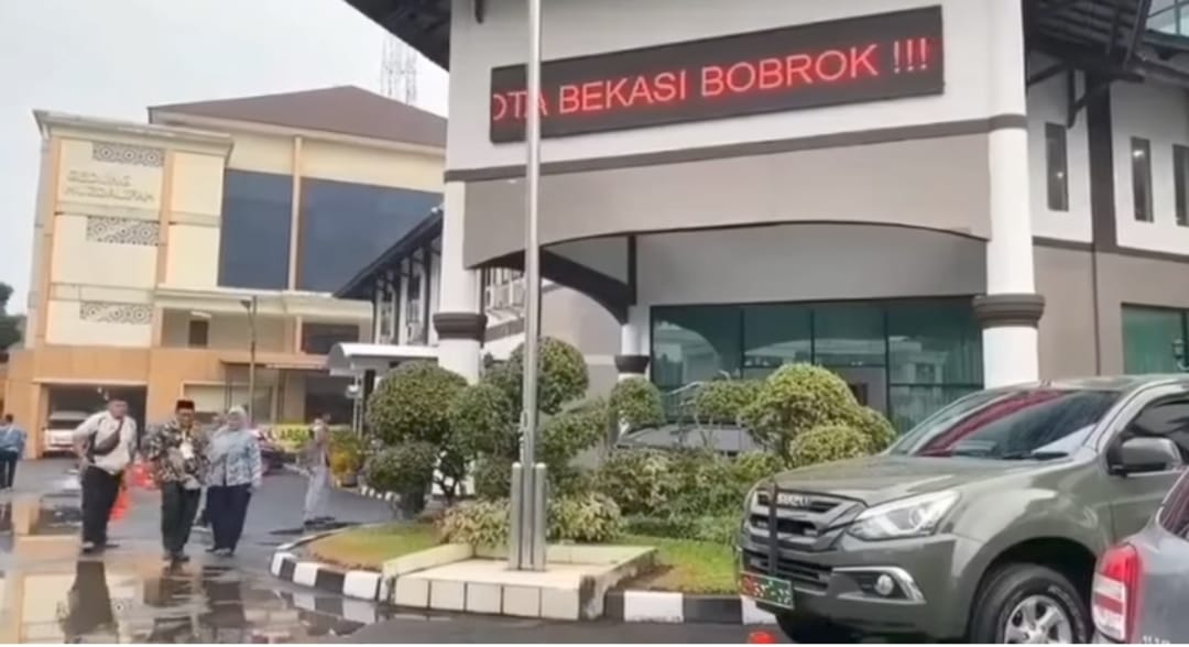 Running Text Wali Kota Bekasi Bobrok