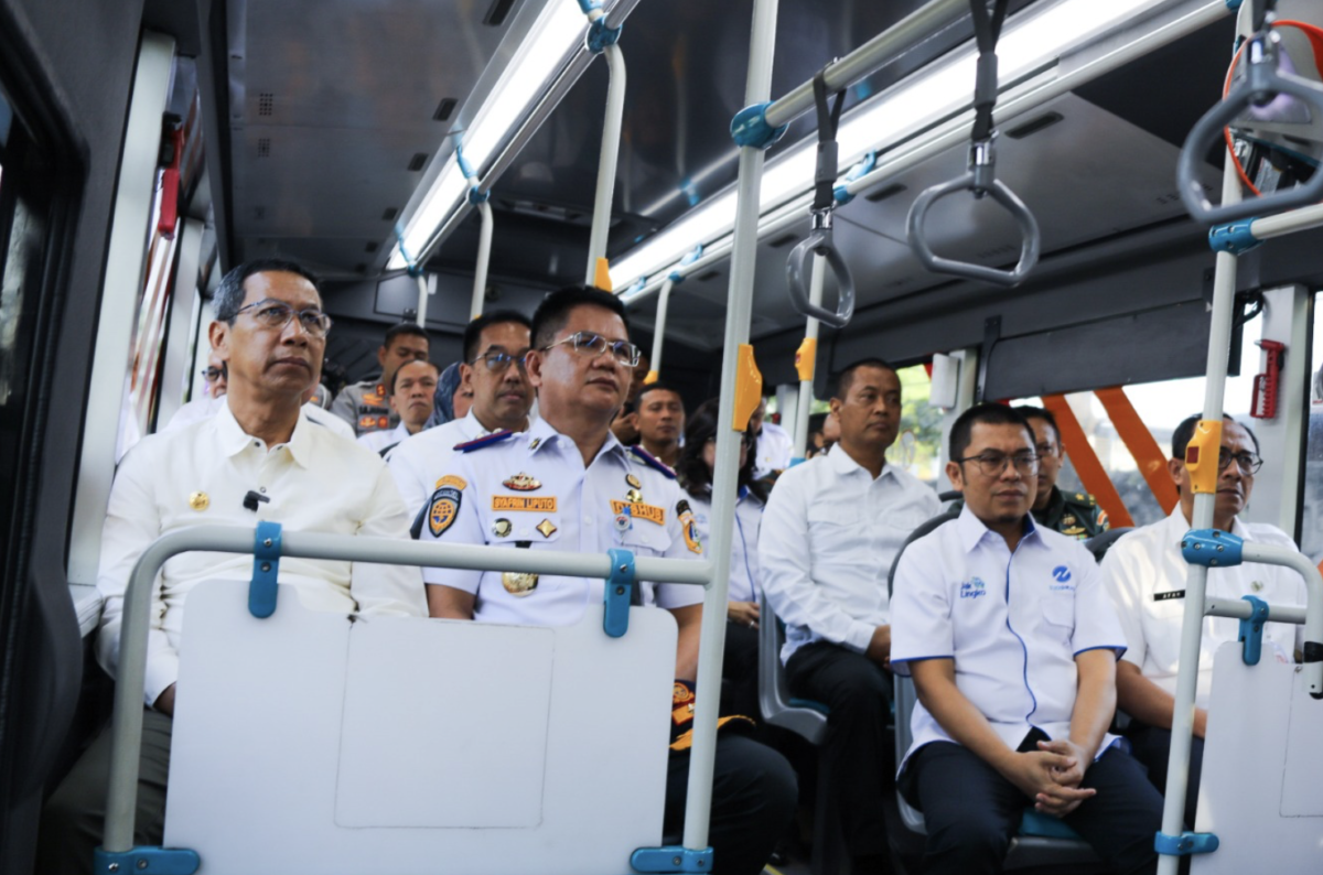 Gubernur DKI Jakarta Heru Budi Hartono uji coba Transjakarta rute Kalideres-Bandara Soetta.