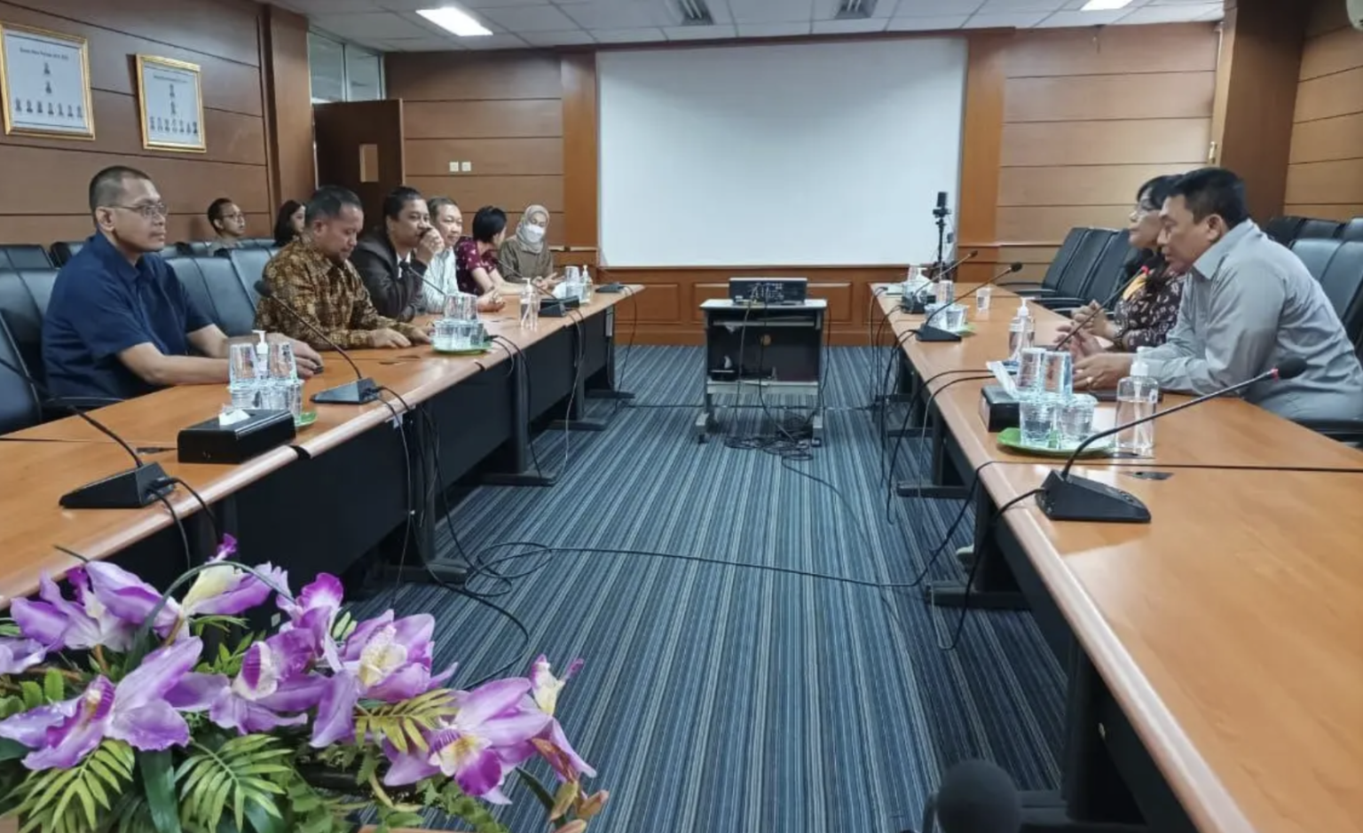 Pengurus Asosiasi Media Siber Indonesia (AMSI) bertemu Dewan Pers untuk memastikan regulasi Publisher Right di Indonesia.