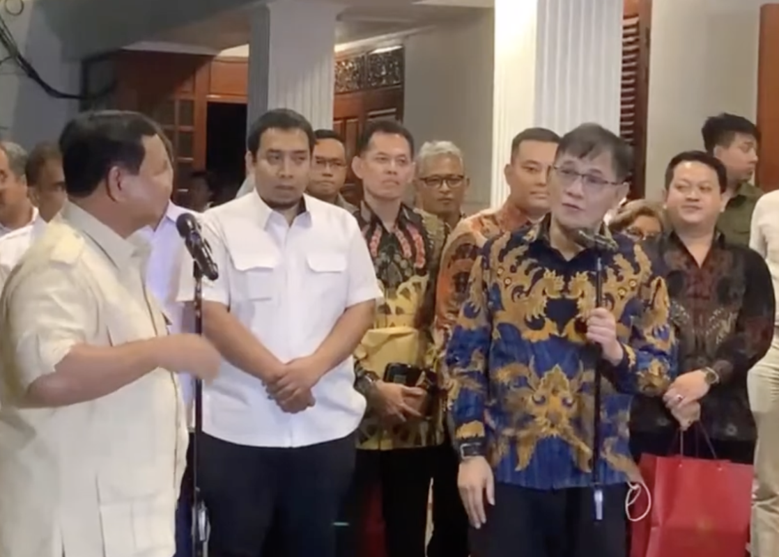 Prabowo Subianto menerima kunjungan Budiman Sudjatmiko.