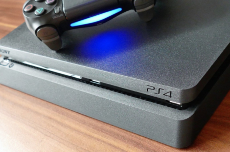 5 alasan penting untuk tidak memilih PS4 Hen: larangan bermain game online!
