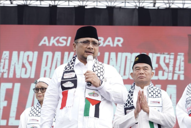 Menteri Agama (Menag) Yaqut Cholil Qoumas saat Aksi Bela Palestina di Monas, Jakarta.