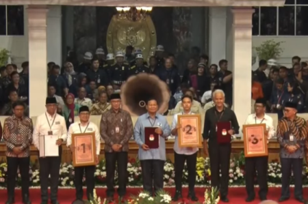 Kubu 01 dan 03 Jangan Muji-muji Prabowo dan Berharap Kursi Menteri