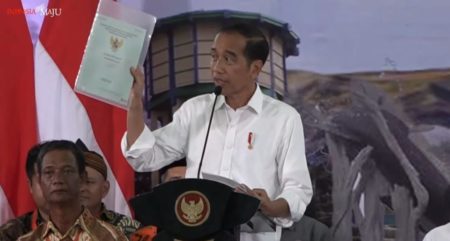 Presiden Joko Widodo targetkan urusan sertifikat tanah selesai tahun depan (YouTube Sekretariat Presiden)