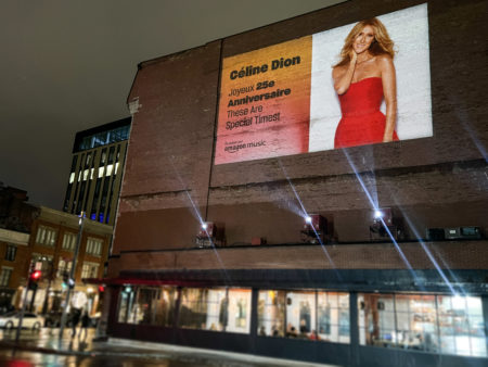 Celine Dion yang merupakan seorang penyanyi legendaris bersuara emas, kini sedang berjuang melawan penyakit langka, ia pun tetap optimis