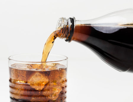 Bahaya Konsumsi Soda Baik Berkarbonasi maupun Diet Soda