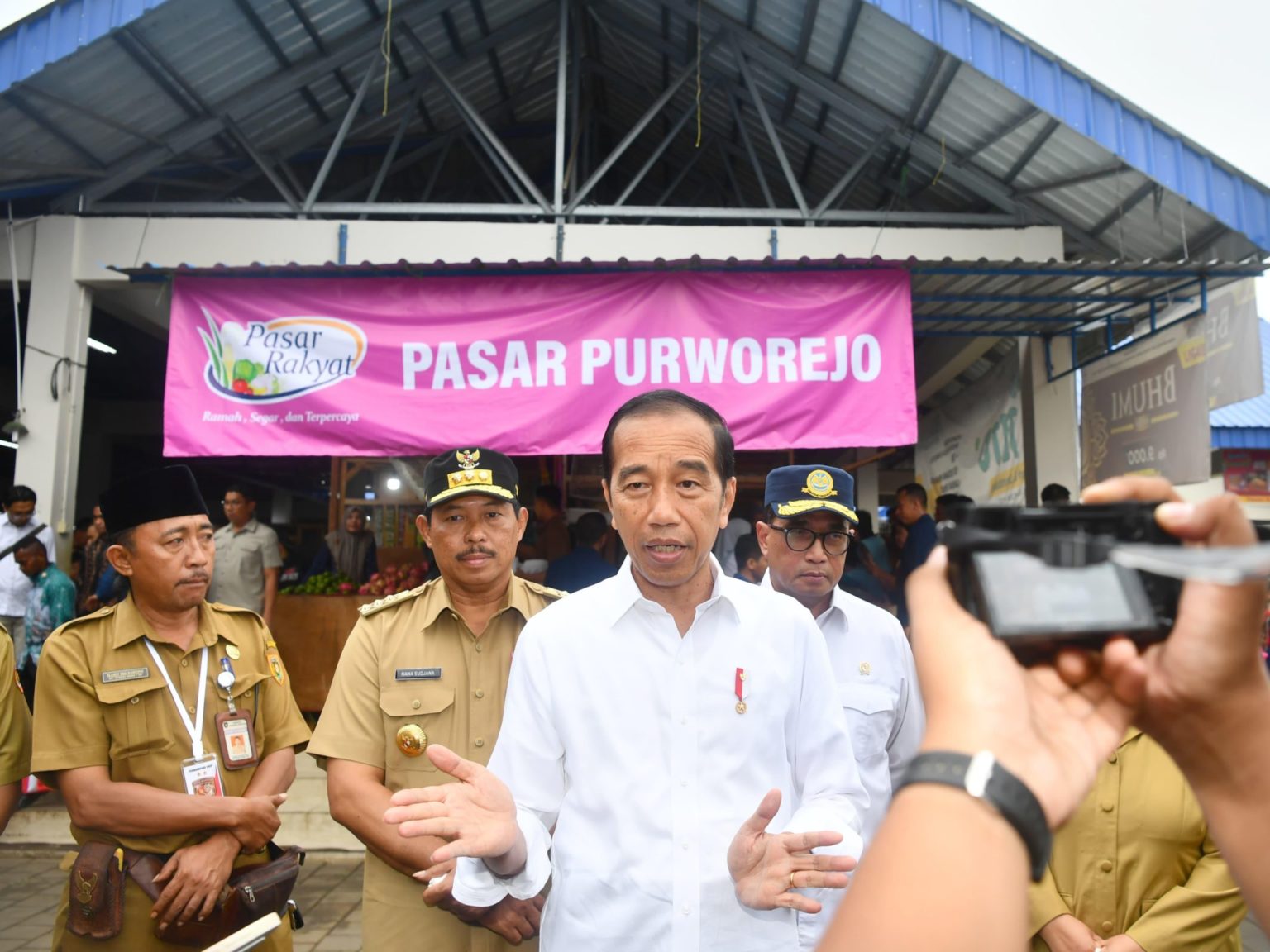 Presiden Jokowi Pastikan Stok Candangan Beras Aman