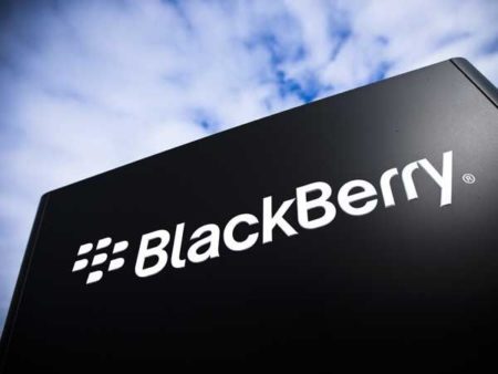 Blackberry Merencanakan PHK dan Penghematan Biaya