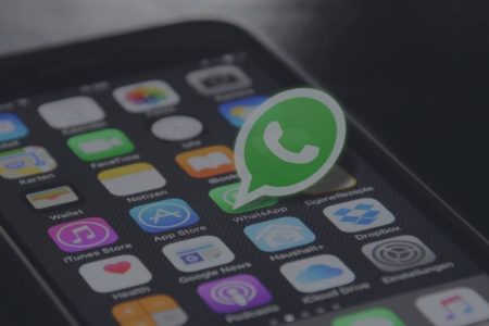 WhatsApp Uji Coba Integrasi Fitur Chatbot Meta AI di Kotak Pencarian