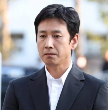 Mendiang Lee Sun Kyun harus menghadapi kasus narkoba
