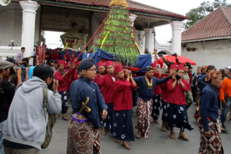 10 Tradisi Unik Sambut Idul Fitri di Berbagai Daerah Indonesia yang Bikin Lebaran Tahun Ini Makin Seru!
