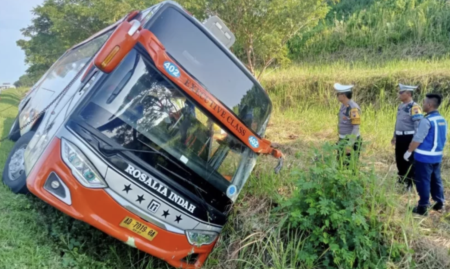 Sopir Bus PO Rosalia Indah Ditetapkan Tersangka Kecelakaan di Tol Batang
