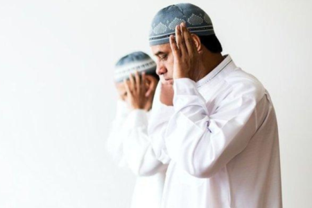 Bacaan Takbir 7x dalam Sholat Idul Fitri, Ungkapan Keharuman Spiritual dan Maknanya yang Mendalam
