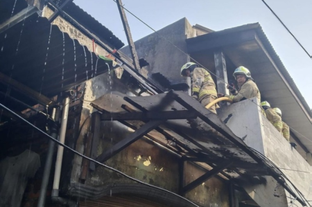 Kebakaran Hanguskan Rumah di Kebayoran Baru, Damkar Terjunkan 20 Unit Pemadam