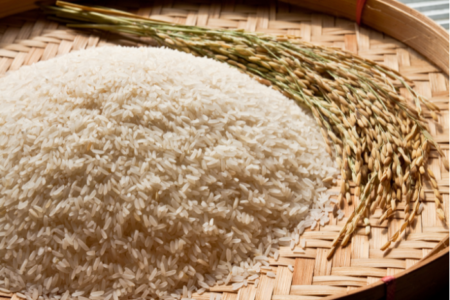 Bulog menyalurkan beras untuk bantuan tahap II. (Ilustrasi: Pixabay/nmapower)