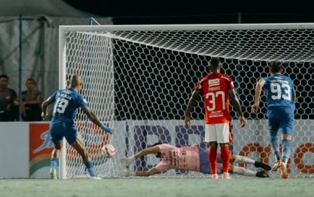 VAR Penalti Bali United vs Persib