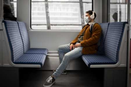 4 tips memilih kursi kereta api ekonomi premium untuk solo traveling dengan bujet terbatas