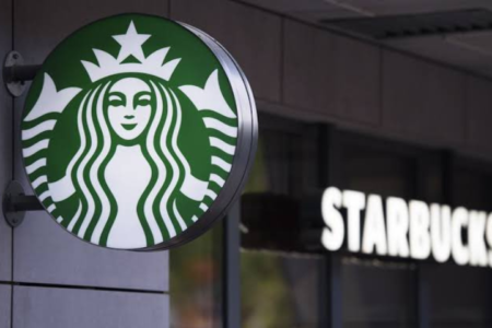 Starbucks melaporkan laba yang lebih rendah di tengah tantangan ekonomi